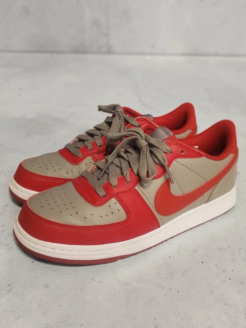 Men's 7.5 Red And Grey NIKE Sneakers